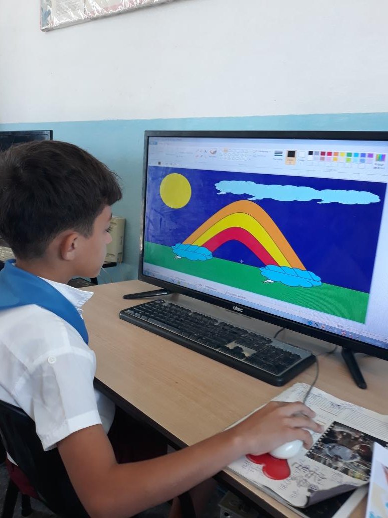 Los educandos de 3er grado de nuestra institución  educativa, elaboran dibujos creativos utilizando la tecnología informática .
#EducacionGuanabacoa 
#SomosElegado 
#ÑecoLaVanguardia