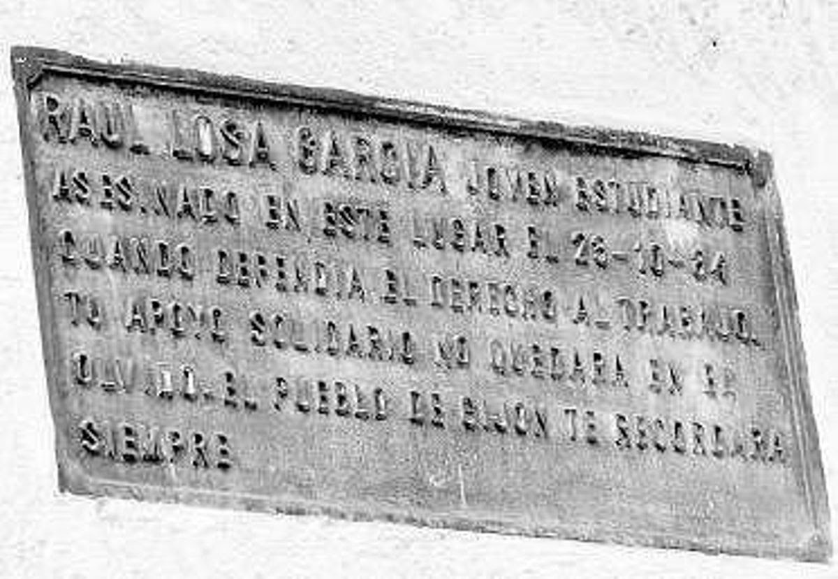 La nueche más llarga de Naval Xixón, del 23 al 24 d'ochobre.

"Los soldadores
de Cantábrico y Riera
lloren a Raúl 
en Manuel Llaneza."
- El Natahoyo (Dixebra)

N'alcordanza de Raúl Losa García 
23/10/1984 ⚓🖤