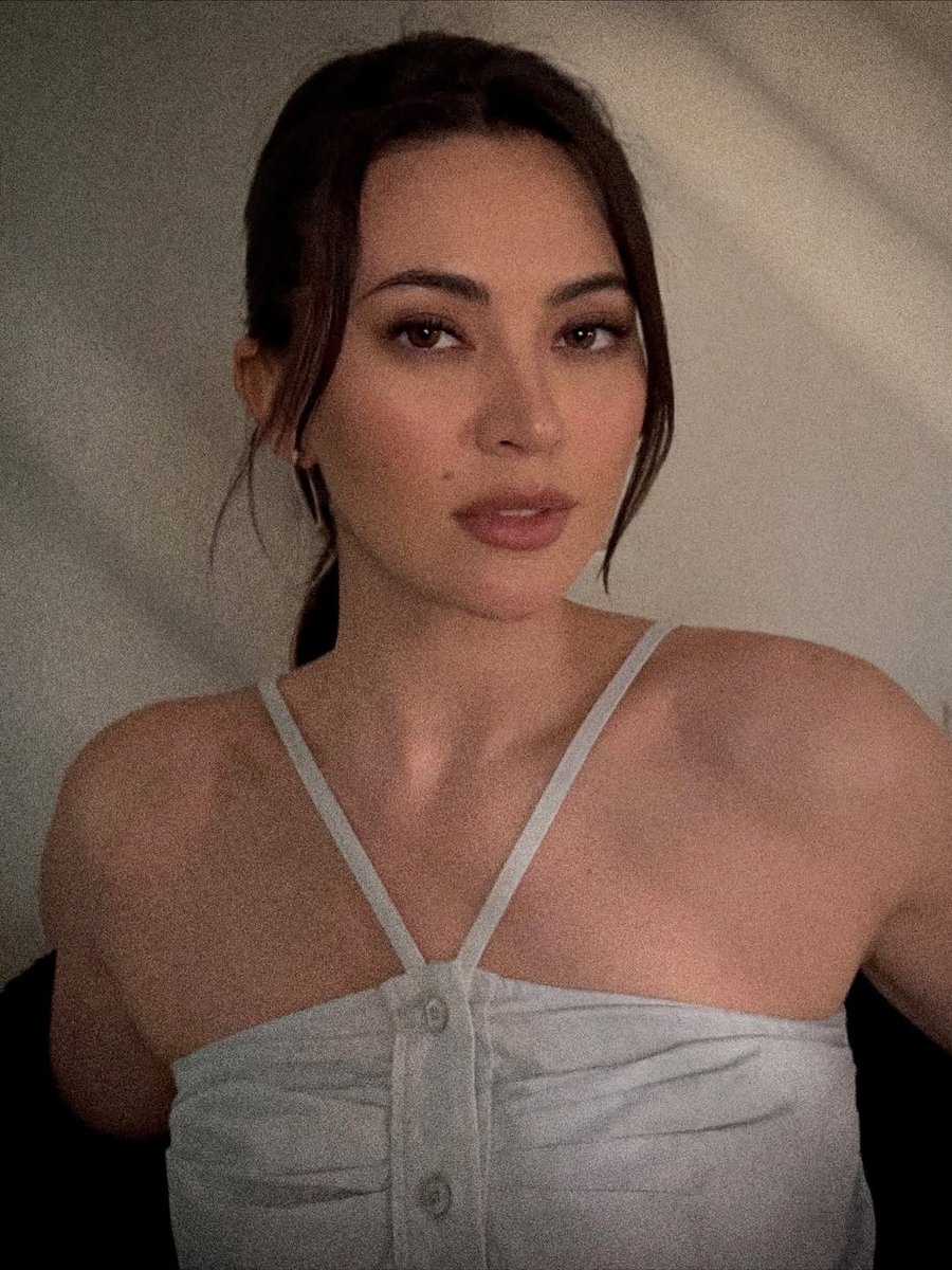 jhenwickarg's tweet photo. Jessica Henwick para @Prada. https://t.co/Uh3XmrzryE