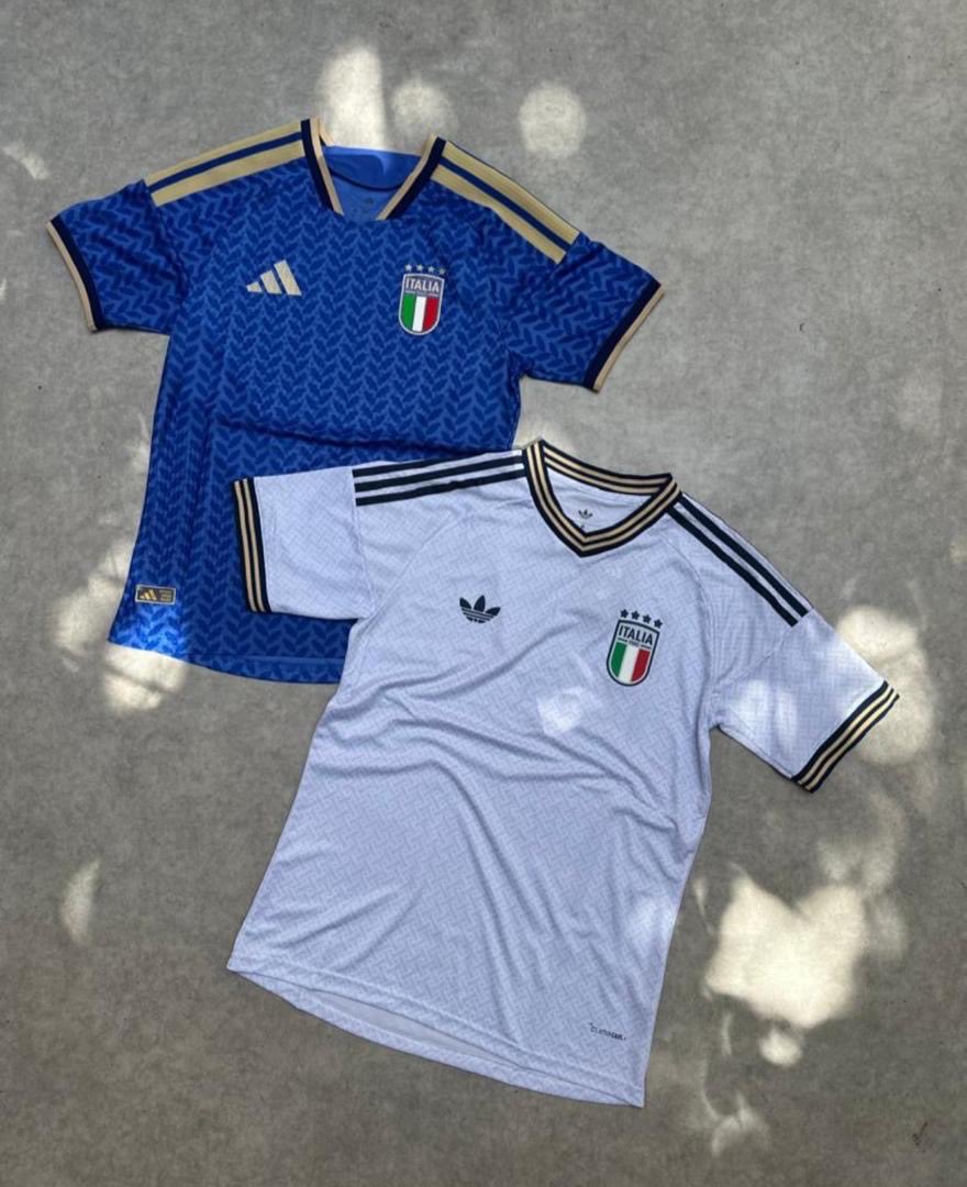 niangbaaloshop's tweet photo. Déjà disponible 
Domicile 💙
Away ⚪️ https://t.co/EqQc3l5rBu