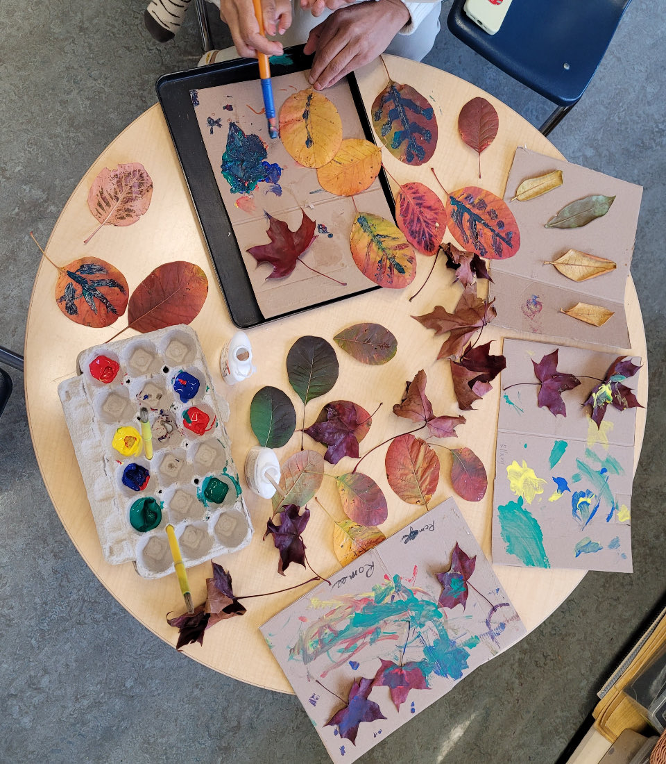 StrongStart children painting and gluing leaves on cardboard to create beautiful autumn art was supported so gently by  caregivers. 🍂 🍁 🎨  🖌️ <a href="/sd38ELCC/">Richmond School District Early Learning</a>