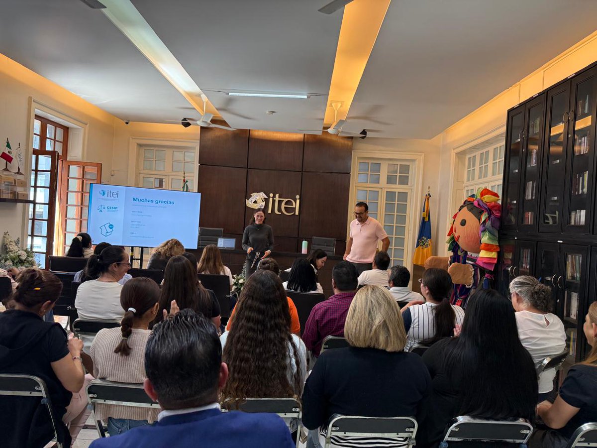 Hoy la capacitación fue en casa, en el salón del pleno del ITEI recibimos a diversos sujetos obligados para informar sobre sus obligaciones en materia de transparencia, acceso a la información pública y protección de datos.

#ElCesipSoyYo