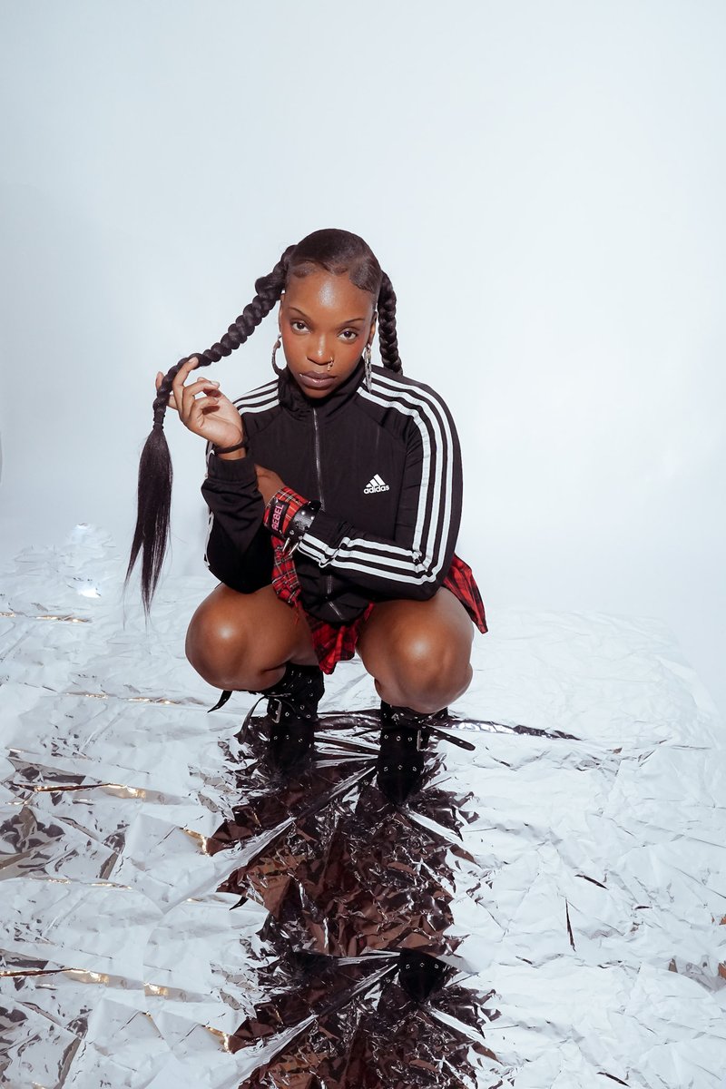 rebelbabyshrl's tweet image. Rebel in @adidas @adidasoriginals 

Photographed by: @CosmicCayla 

Lighting/Studio Set Up: @CosmicCayla 

Stylist: @rebelbabytv 

Hair &amp;amp; Makeup: @rebelbabytv
#adidas #printmodel #rebel