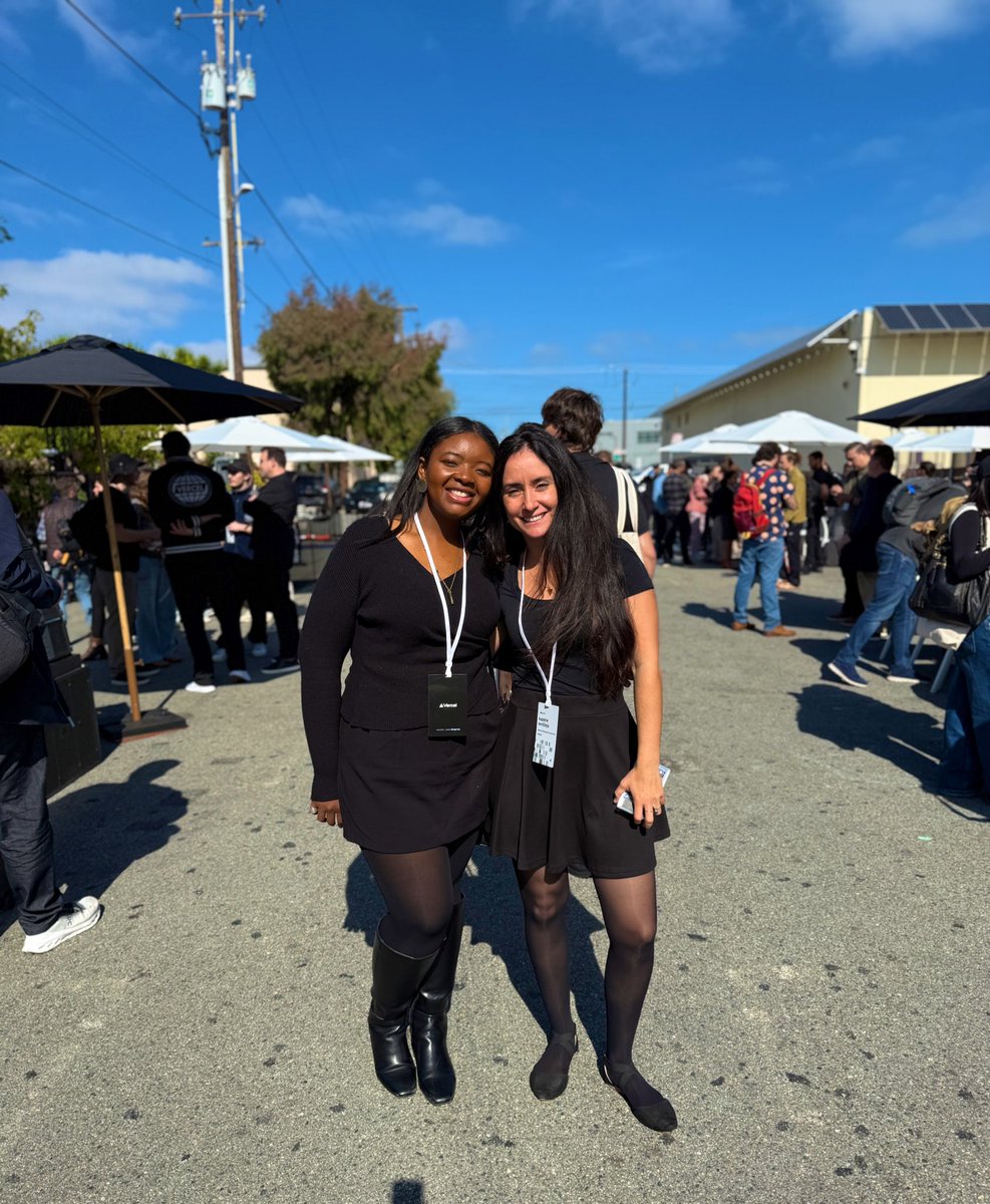 kapehe_ok's tweet image. The Developer Community team does Next.js Conf and Ship AI. 🖤