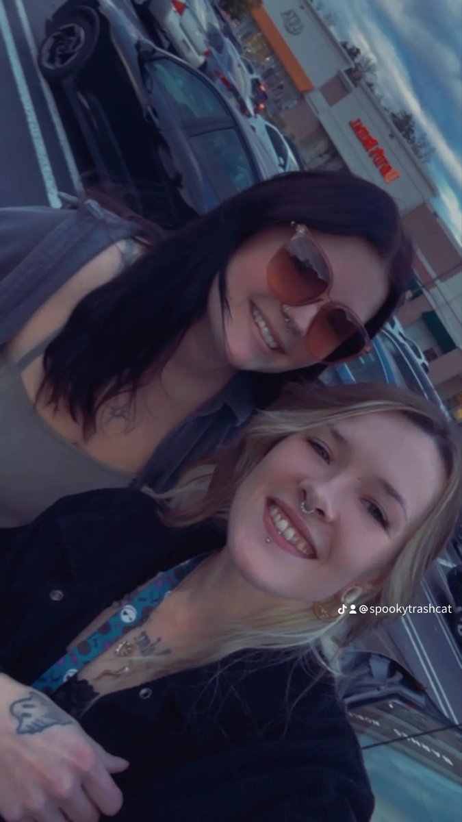 sometimes the universe surprises you with the biggest blessings💗thank you <a href="/thtspookyshit/">niki touched halseys hand & ascended</a> 🪽✨