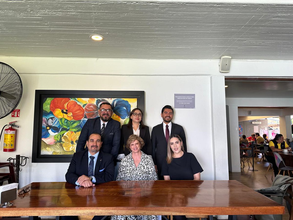 Desayuno de trabajo del Capítulo Oaxaca
La Mtra. Ana María Kudisch Castelló, Presidenta de la Barra Mexicana, Colegio de Abogados A.C., encabezó un desayuno de trabajo con el Comité Directivo del Capítulo Oaxaca, en un espacio de diálogo, colaboración y fortalecimiento