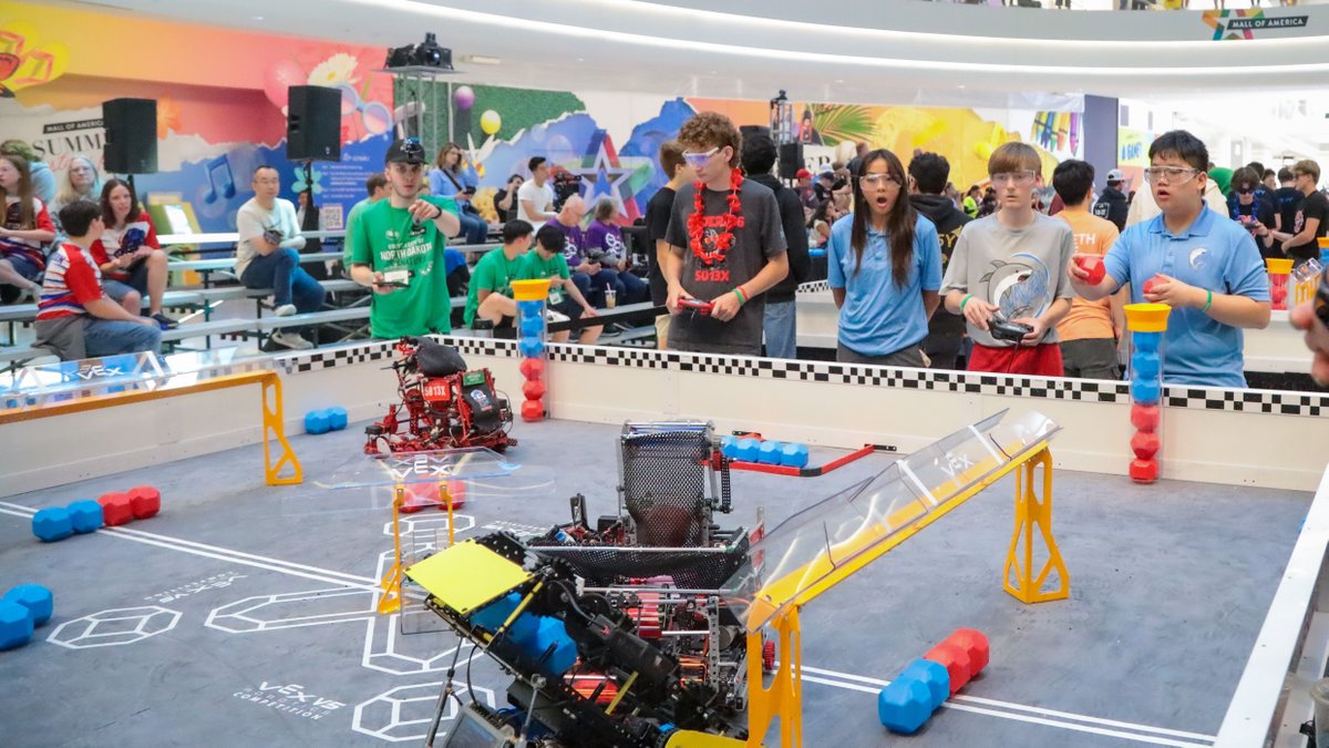 VEXRobotics's tweet image. This season's Signature Events are well underway! 🌟 Head to our blog for a convenient hub to find basic information and a list of Award Winners for each of this season's Signature Events, updated following each event!
🤖 Check it out here: buff.ly/l0flzGo