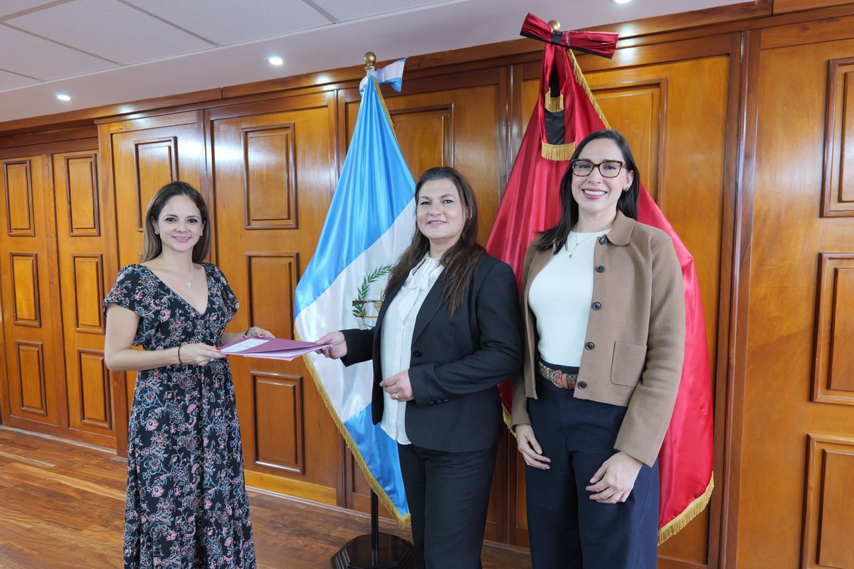 CangGuatemala's tweet photo. 💪 Un paso firme hacia el desarrollo y empoderamiento de las mujeres profesionales.
#CANG #LiderazgoFemenino #DesarrolloProfesional #Transforma #BeJust