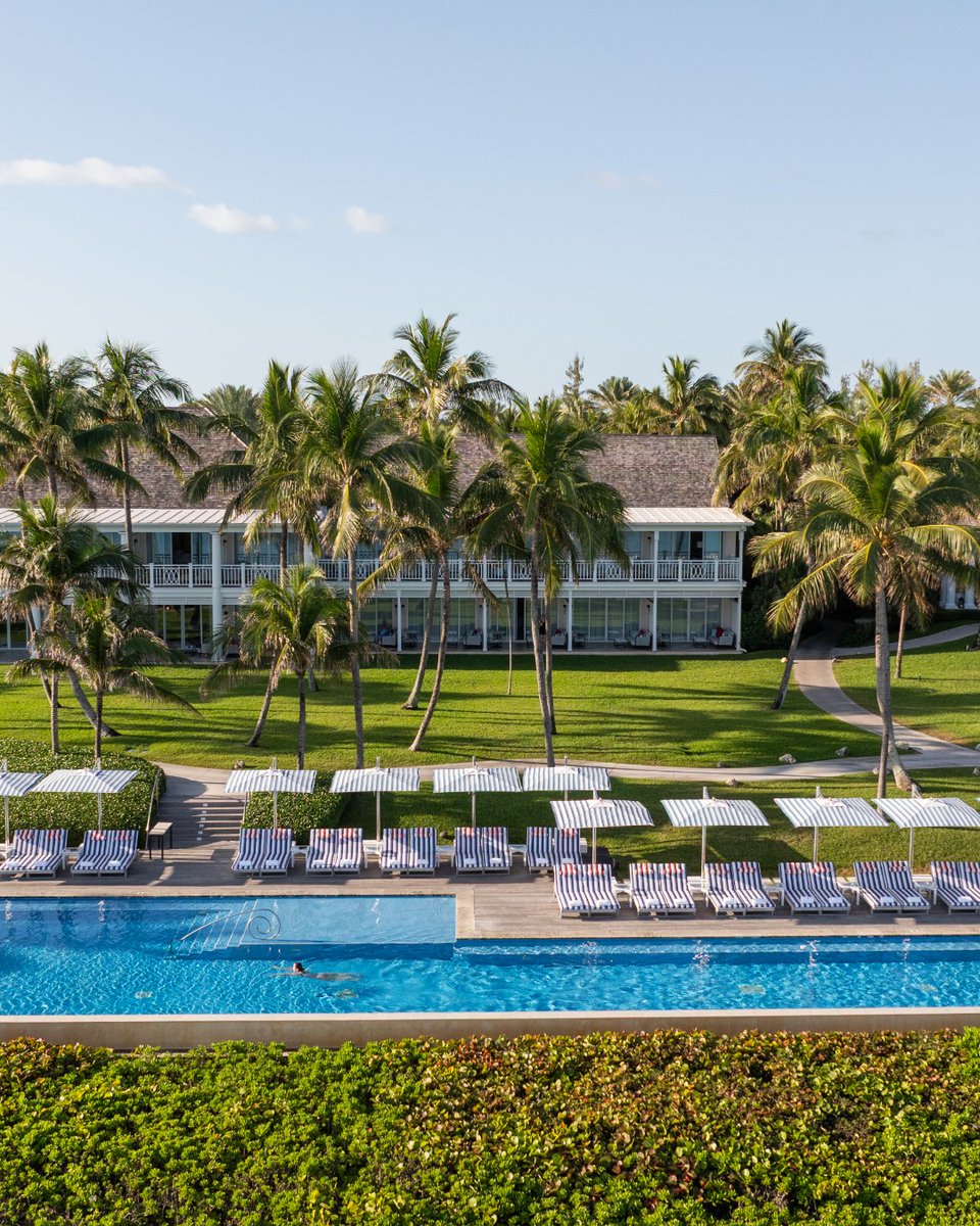 Spending the holidays poolside? Yes, please. Linger by the infinity edge Ocean Pool as quiet whispers of the sea below transport you. This is the festive season, The Ocean Club way. 

Tap the link to reserve your holiday escape: bit.ly/43evN6F.

#FSOceanClub #FourSeasons