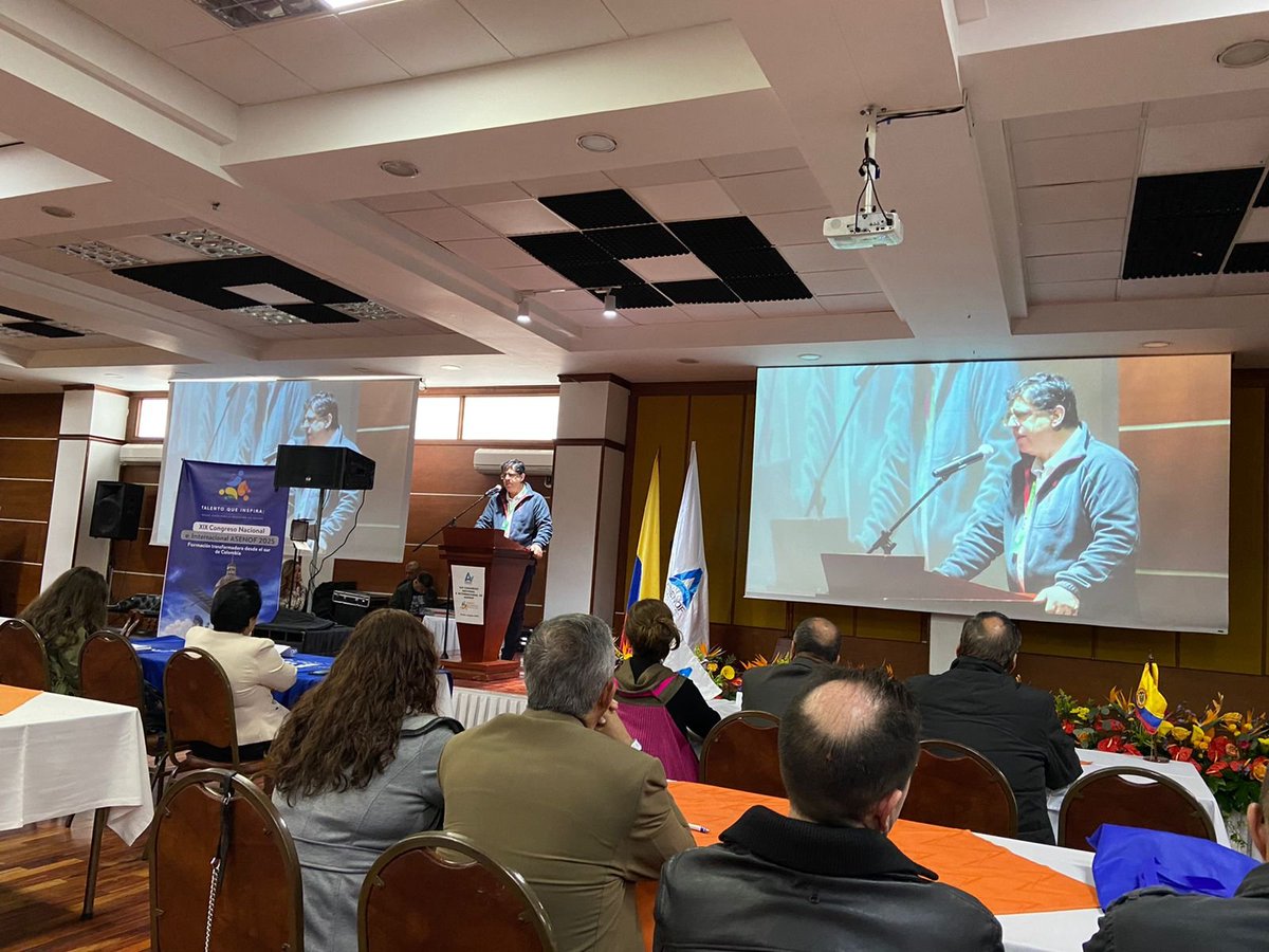 🎓✨ Durante el Congreso Nacional e Internacional de ASENOF, Piedad Figueroa Arévalo, Secretaria de Educación de Pasto, y Rodrigo Duque López, Coordinador de Educación Superior de Nariño, destacaron el poder de la educación para transformar el país y abrir nuevas oportunidades