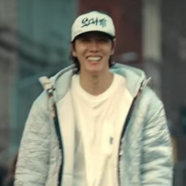 I vote #Jhope for #2025MAMAVOTE