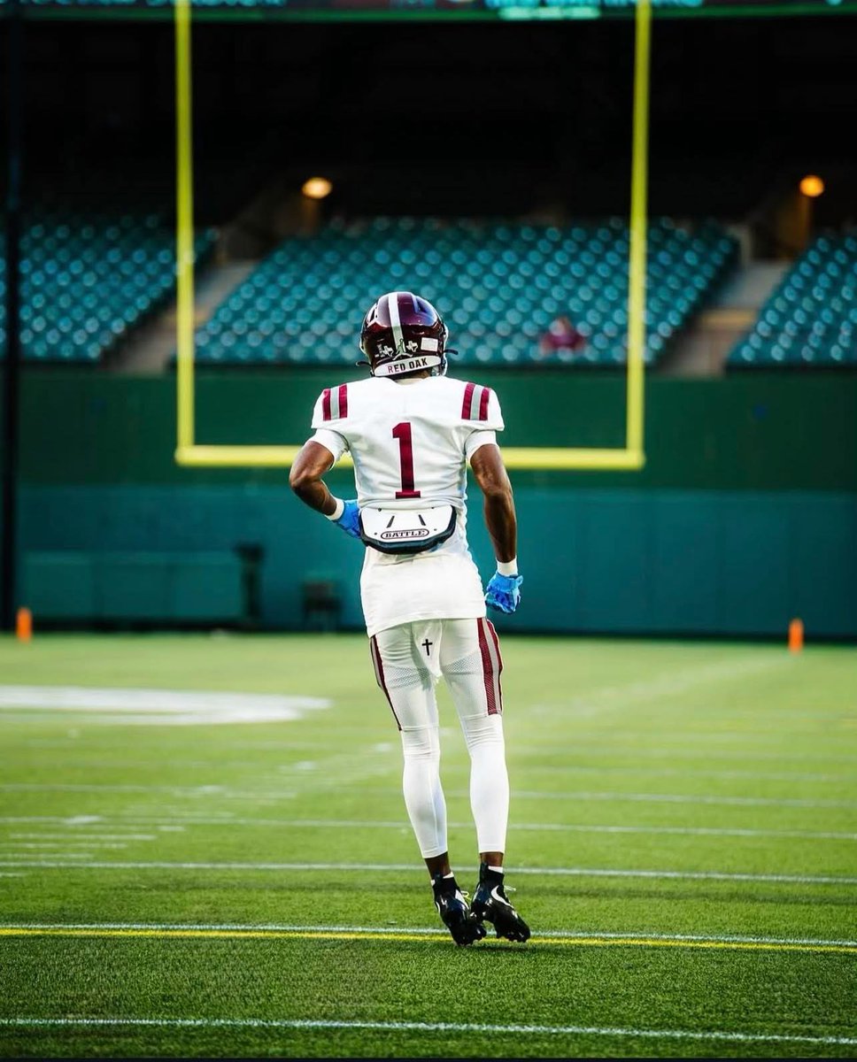 Game day‼️‼️
Let’s get it  son you are a  few tackles short from 30… let’s get’em tonight 💪🏾💪🏾

<a href="/Thereal_407/">Dhillon “Sauce” McGee</a> 
<a href="/rohawksfootball/">Red Oak Hawks Football</a> 
<a href="/coachwvde/">Jonathan Wade 🍊🔥CoachWVDE🔥🍊</a>