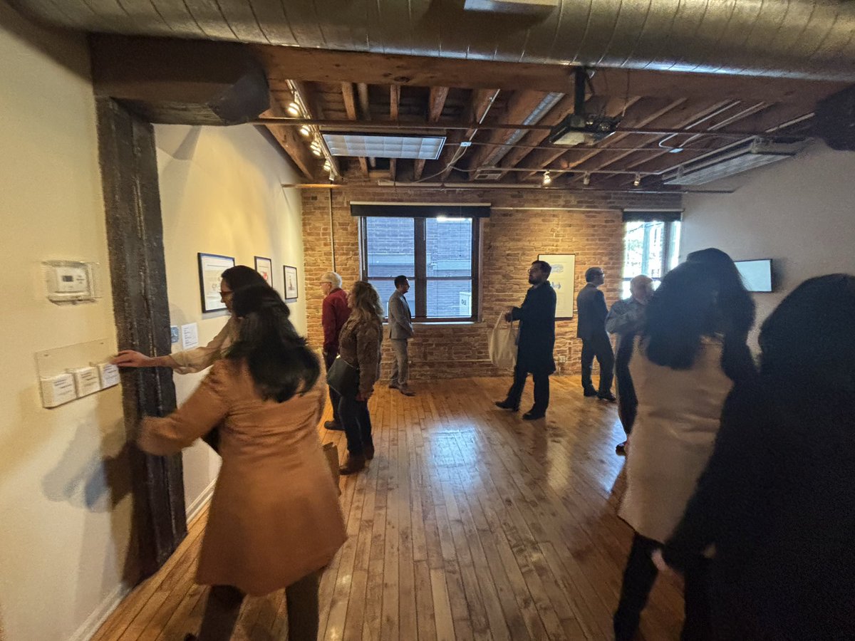 🎨✨ Today we inaugurated the exhibition “De la Misma Habitación” by renowned artist Magali Lara, a project we proudly coordinated at UNAM Chicago in collaboration with the Institute of Aesthetic Research on occasion of its 90th anniversary 
#UNAMChicago #MagaliLara