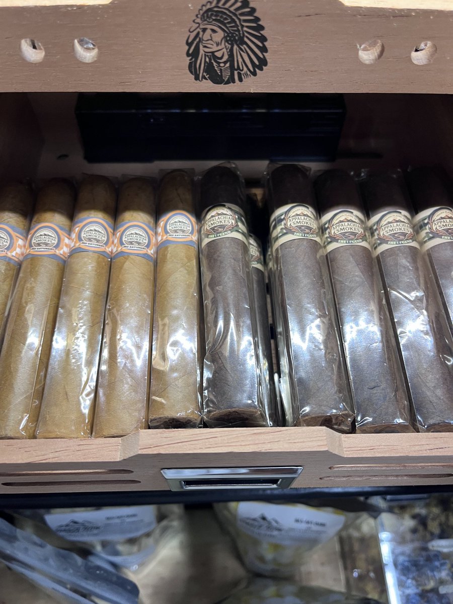 binyerd's tweet photo. Yall we are excited to announce #appalachiansmokes is now available at CCC'sArtisanJunction 726 Tennessee ave Etowah. Come get your smoke on! https://t.co/QdFB1jt3Ls