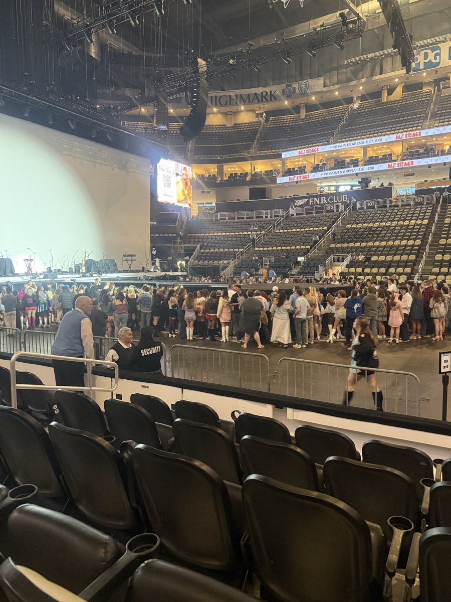 I’m so ready for <a href="/SabrinaAnnLynn/">Sabrina Carpenter</a> !!! #ShortNSweetTour