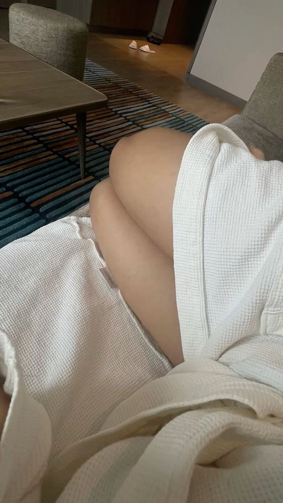Babezz96's tweet photo. @everydayyelise 😛 https://t.co/82xsflUHCh