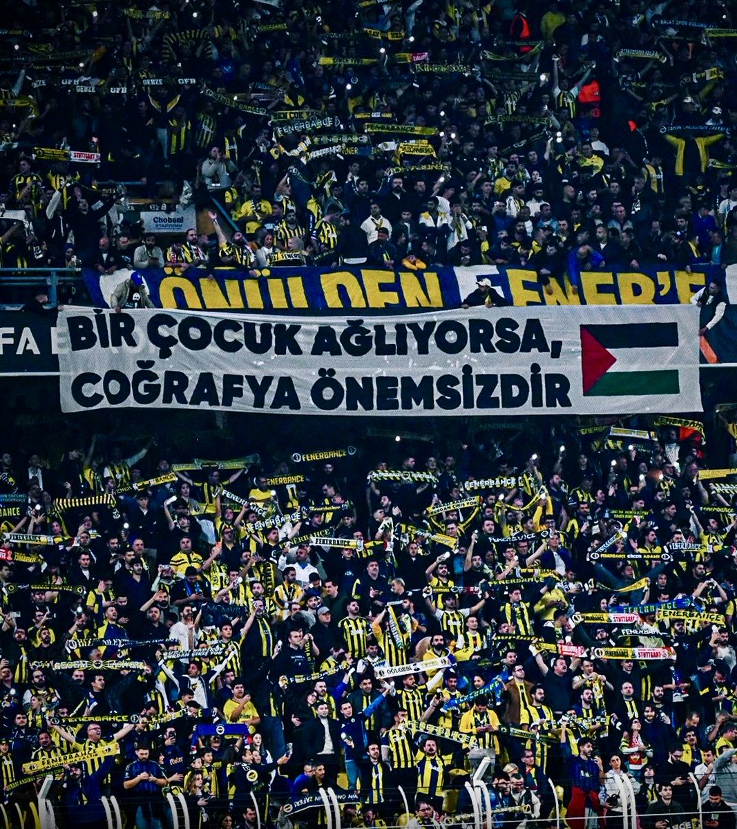 Avrupa arenasında ülkemizi başarıyla temsil eden Fenerbahçe Kulübü’nü Stuttgart karşısında elde ettiği galibiyetten dolayı tebrik ediyorum.
Bu başarıda emeği geçen futbolcuları, teknik heyeti ve tüm camiayı kutluyor, ülkemizi temsil edecekleri mücadelelerde başarılar diliyorum.
