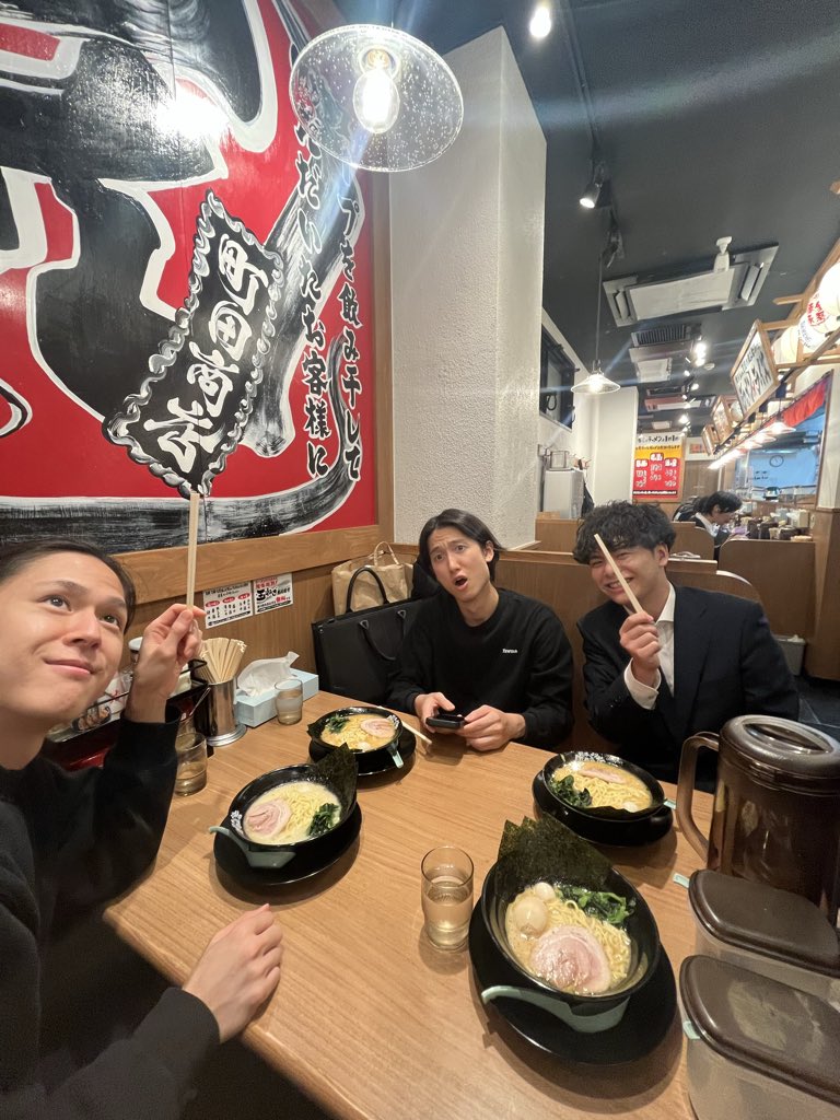 boku_tsuchiya's tweet image. みんなでタオル練🦭

お互いに高め合える環境で練習できるの本当にありがたな😭

ラーメンまでありがとうすぎる😭