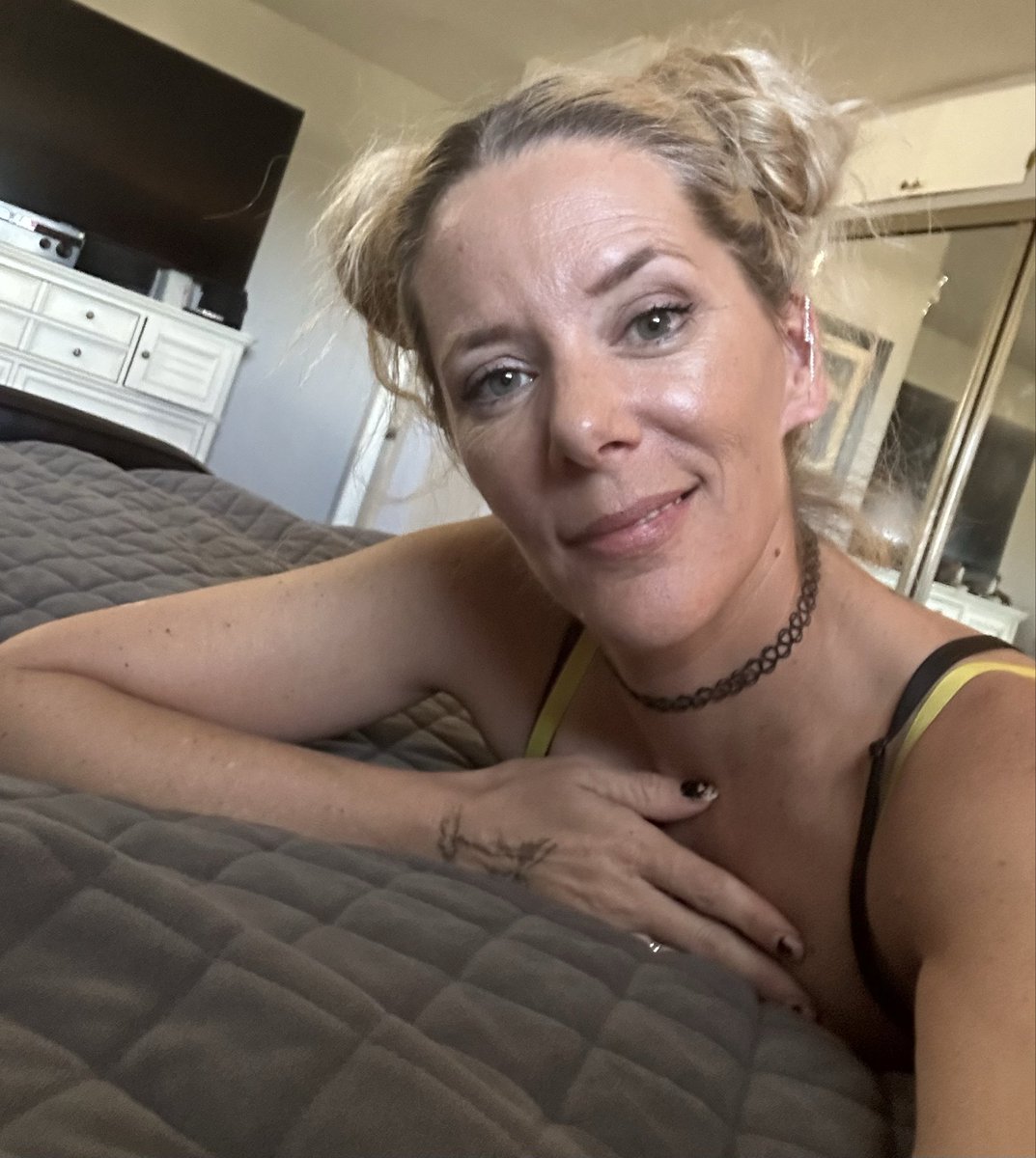 divinitySaid's tweet image. suns out, buns out 🤭 
So Cal is perfect right now ⚡️ #doingItWrong