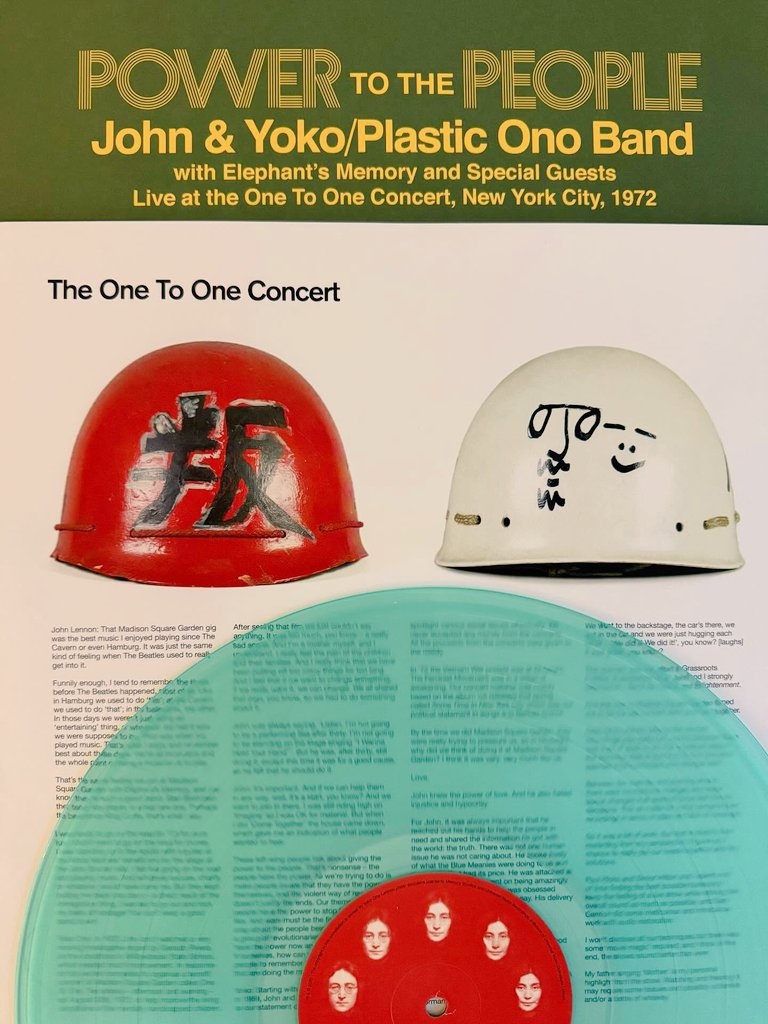 carlosgvizcaino's tweet image. #PowerToThePeople
#JohnLennon 
#YokoOno