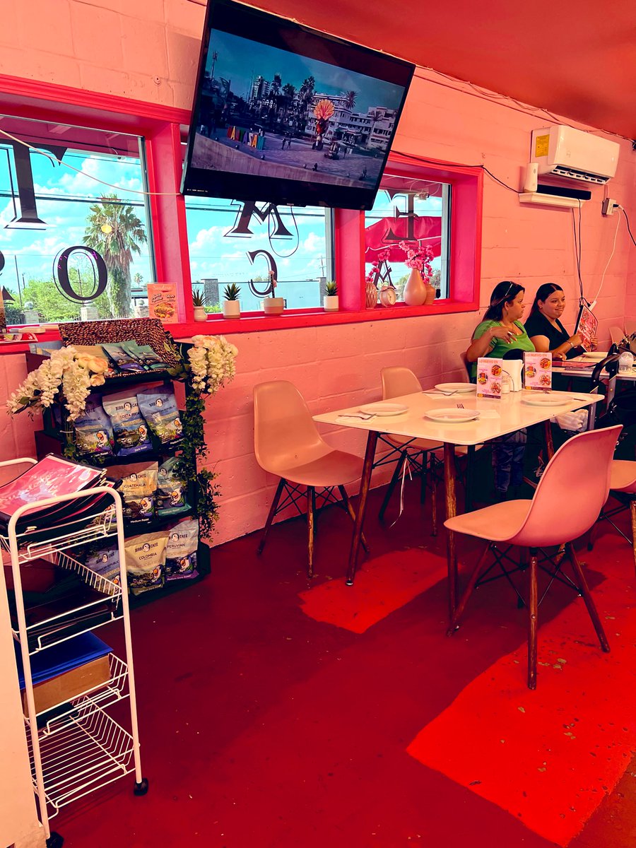 bdecamps71's tweet image. 🦜 $BIRB CAFE BLAST-OFF! 🦜 #BirbCafe’s slingin’ epic brews at a restaurant! ☕⚡ @BirbDefi @BirbCafeShop! 🔥