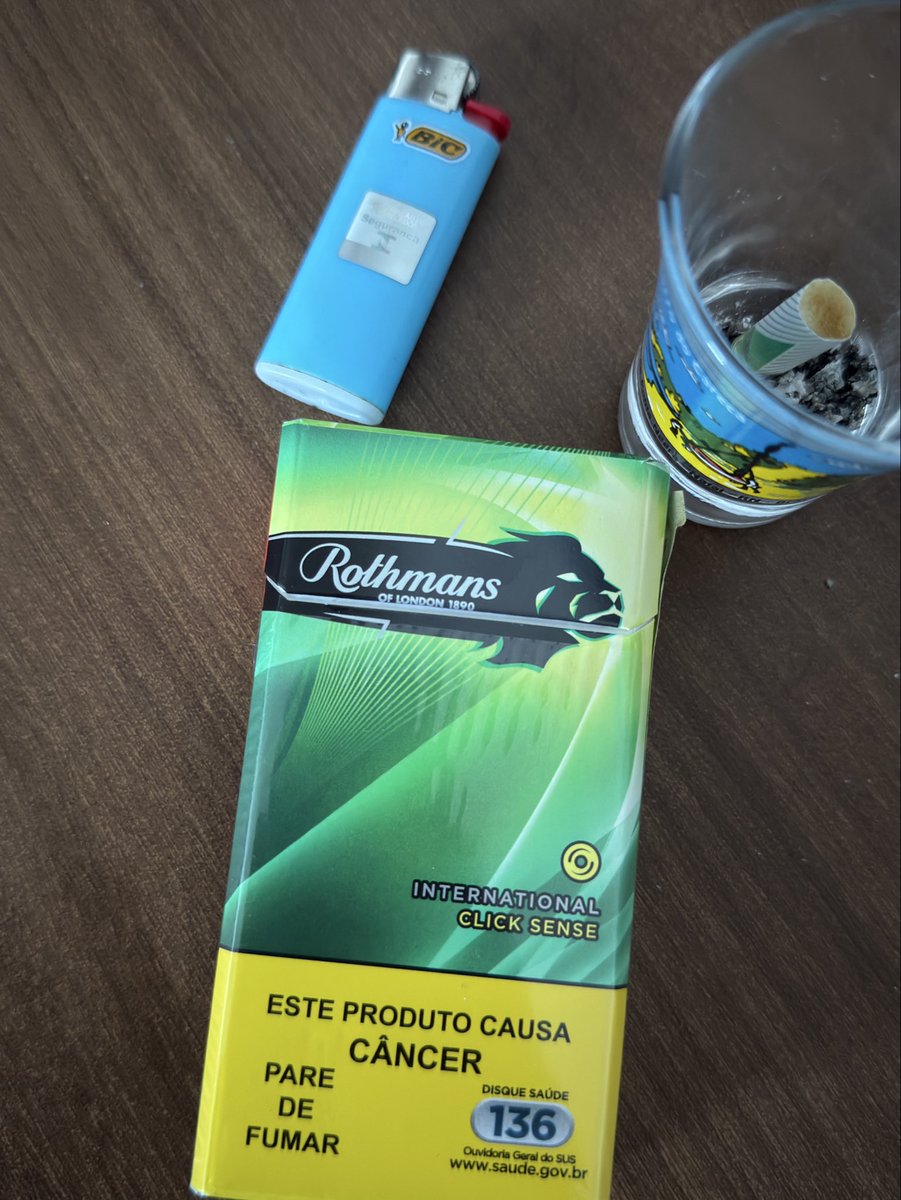 Como pode um cigarro com gosto de balinha de melão 🍈 
Deus está presente em todas as coisas mesmo 🙏🏽🥹
