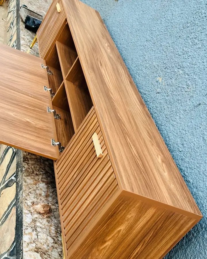 cityhomefurn1's tweet image. #5ft Tvstand at #500k ugx 
Get this peice from our workshop 
@cityhomefurn1 
Call or watsup on 
0758710994 #watsup 
0740397600