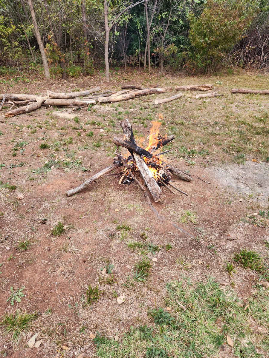 BOB08890480's tweet photo. Cool weather and fire...
#gotohether https://t.co/dGtJOlNhro