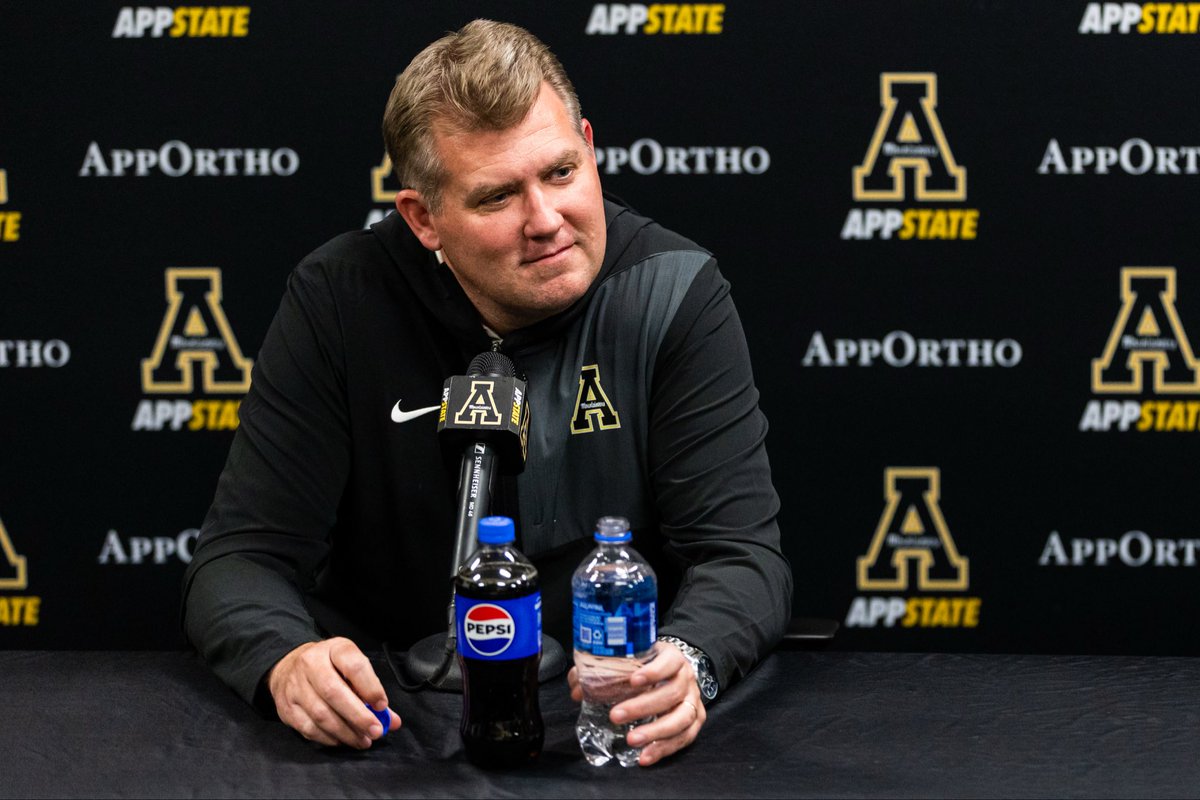 Media Day ✅

Just 11 more days until we’re back. 

#TakeTheStairs