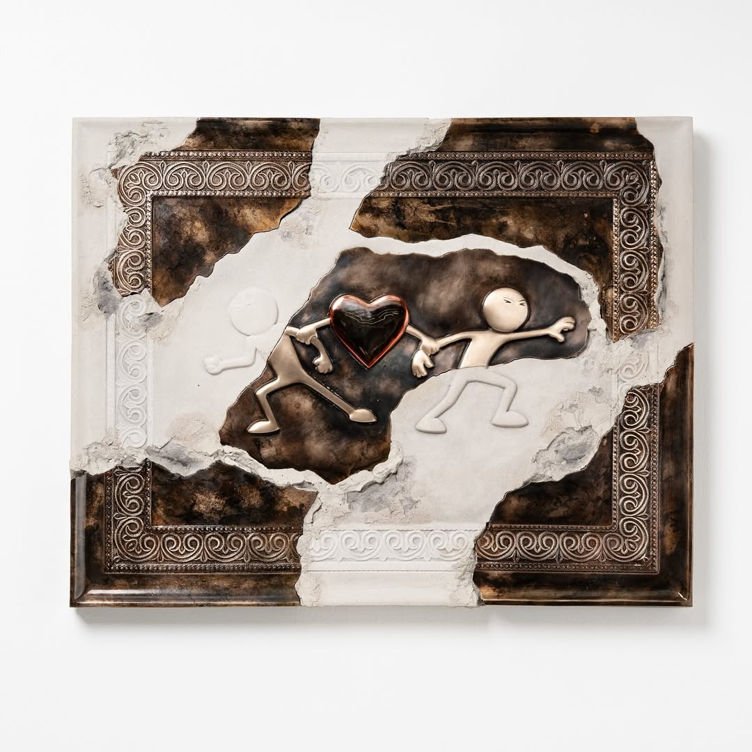 Artful_Explorer's tweet image. In “Love Holds Us Together,” @kaiart shows what it means to stay, to reach, to hold.
It’s about more than love — it’s about the act of holding on.

#LoveHoldsUsTogether #KaiArt #SculptureArt #BronzeArt #ModernSculpture #ArtStorytelling #EmotionalSculpture