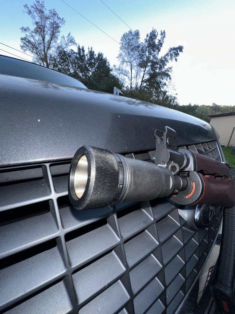 Tacticaljavi999's tweet photo. CNC Brake✅🔥🔥
Reduces Muzzle Rise,Recoil, & Mitigates fireballs unlike the Micro Draco that’s a flamethrower I want this build more Tactical & tamed👌
#Cnc #CncWarrior #Zpap #Zastava #M92 #Serbia #MicroDraco #Draco #CenturyArms #Ak47 #Romania #USA #Pro2a #2A #Tactical #T https://t.co/Bem6zJ9CLn