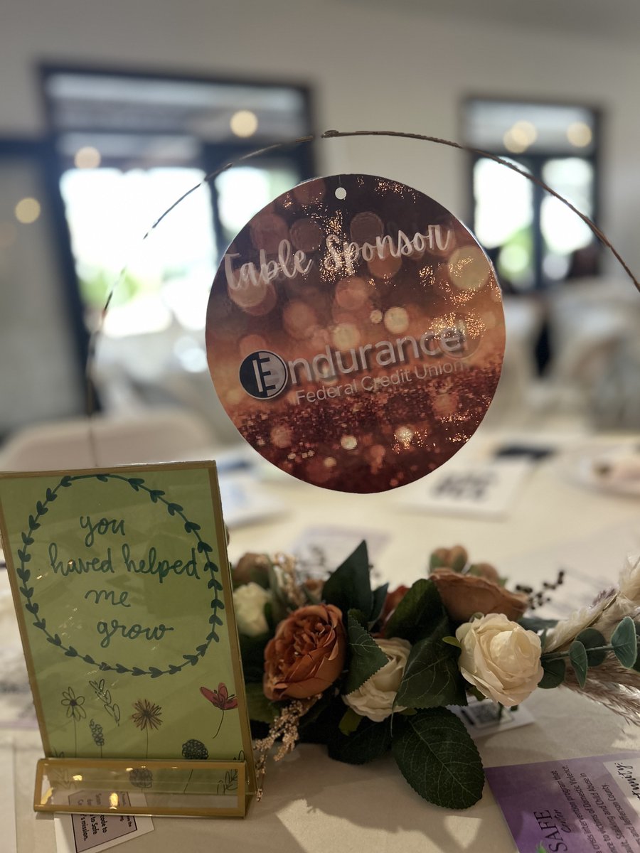 EnduranceFCU's tweet image. #EnduranceAdventures our Duncan crew is out at the Safe Center Gala tonight! We are grateful to be able to show our support for such an amazing organization! #SafeCenter #Community #WearPurple