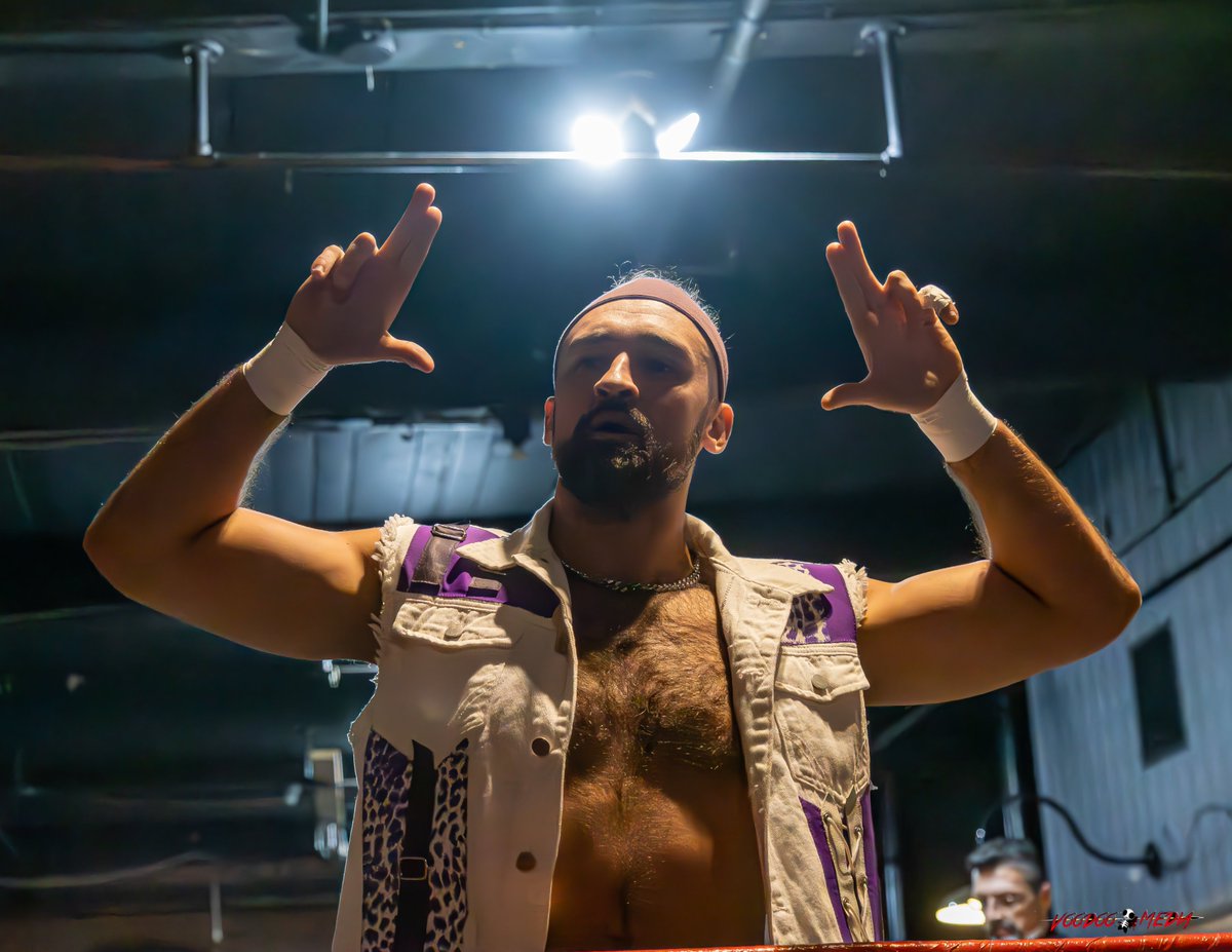 vmpix1's tweet image. Entrance for @alternative_ag for his match.

Full album gallery is in the bio.

@LWMaine #FreshBlood25 - 10/17/25