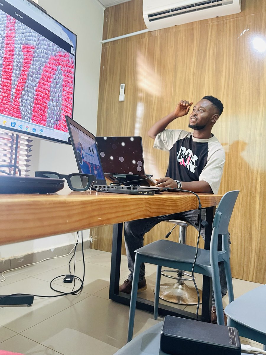 Ekanem00's tweet image. Yesterday, as part of our project work, I built a simple social media webpage and a marketplace using Tailwind CSS both connected to each other
It turned out to be a near perfect presentation, I’m proud of how far I’ve come.
Each project reminds me that every line of code matter