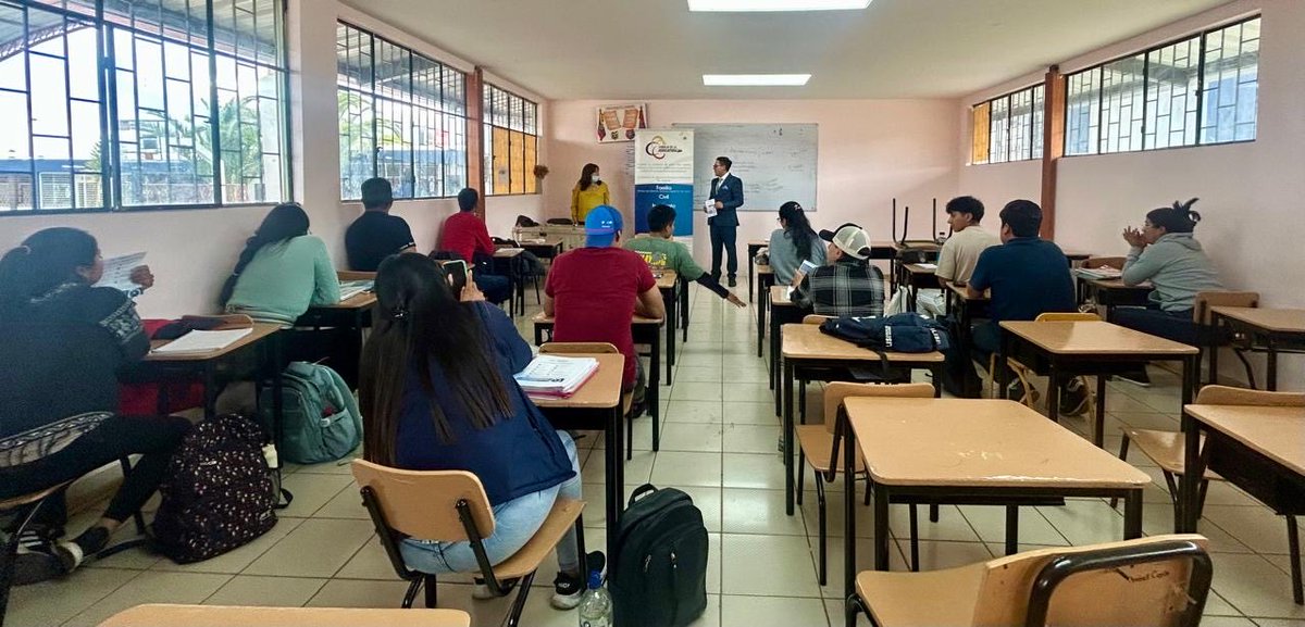 chimborazoCJ's tweet photo. 🤝El mediador @CarlosAlulema94 participó en un conversatorio con estudiantes  del ITES  #Riobamba compartiendo experiencias sobre la importancia de la @MediacionCJ en la resolución pacífica de conflictos. 

#RecuperamosLaJusticia⚖️ https://t.co/J3UdX1Fms6