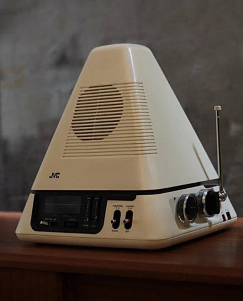ComputerLove_'s tweet image. JVC 3100R Video Capsule TV/Radio (1978)