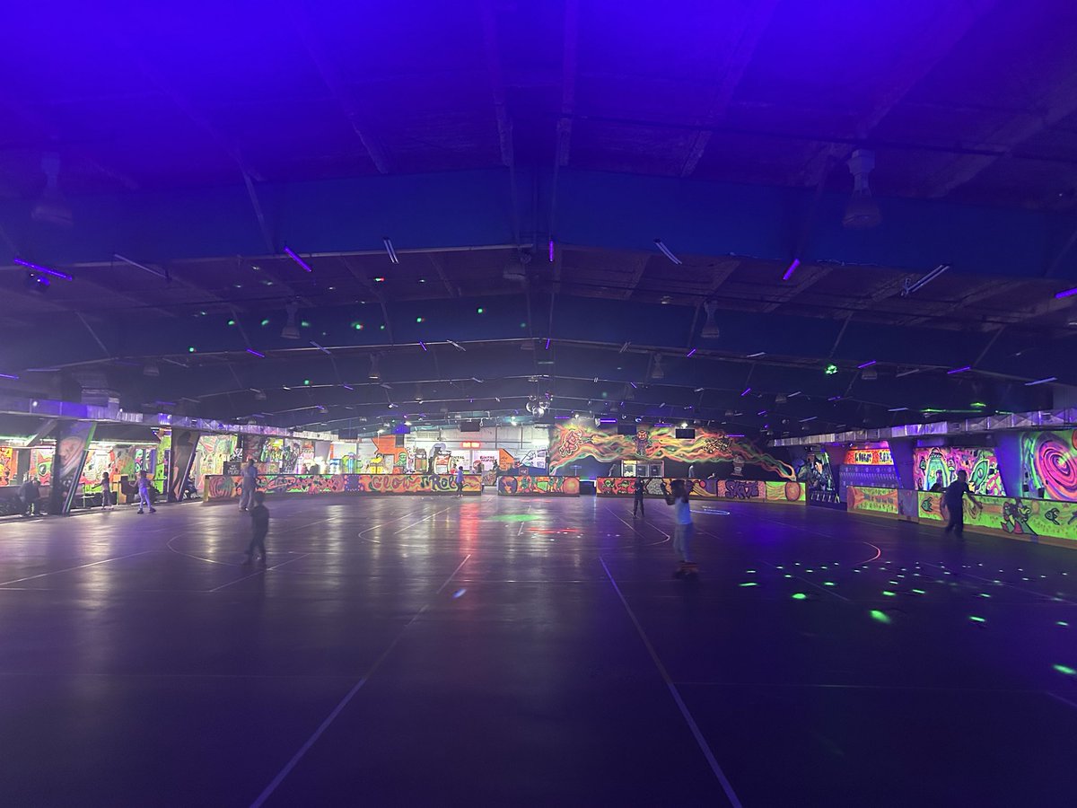 Cardio doesn’t have to be boring. Skating clears my head, works my body, and lifts my mood. 🛼💪
#RollerSkating #Cardio #MentalHealth #QuadSkates