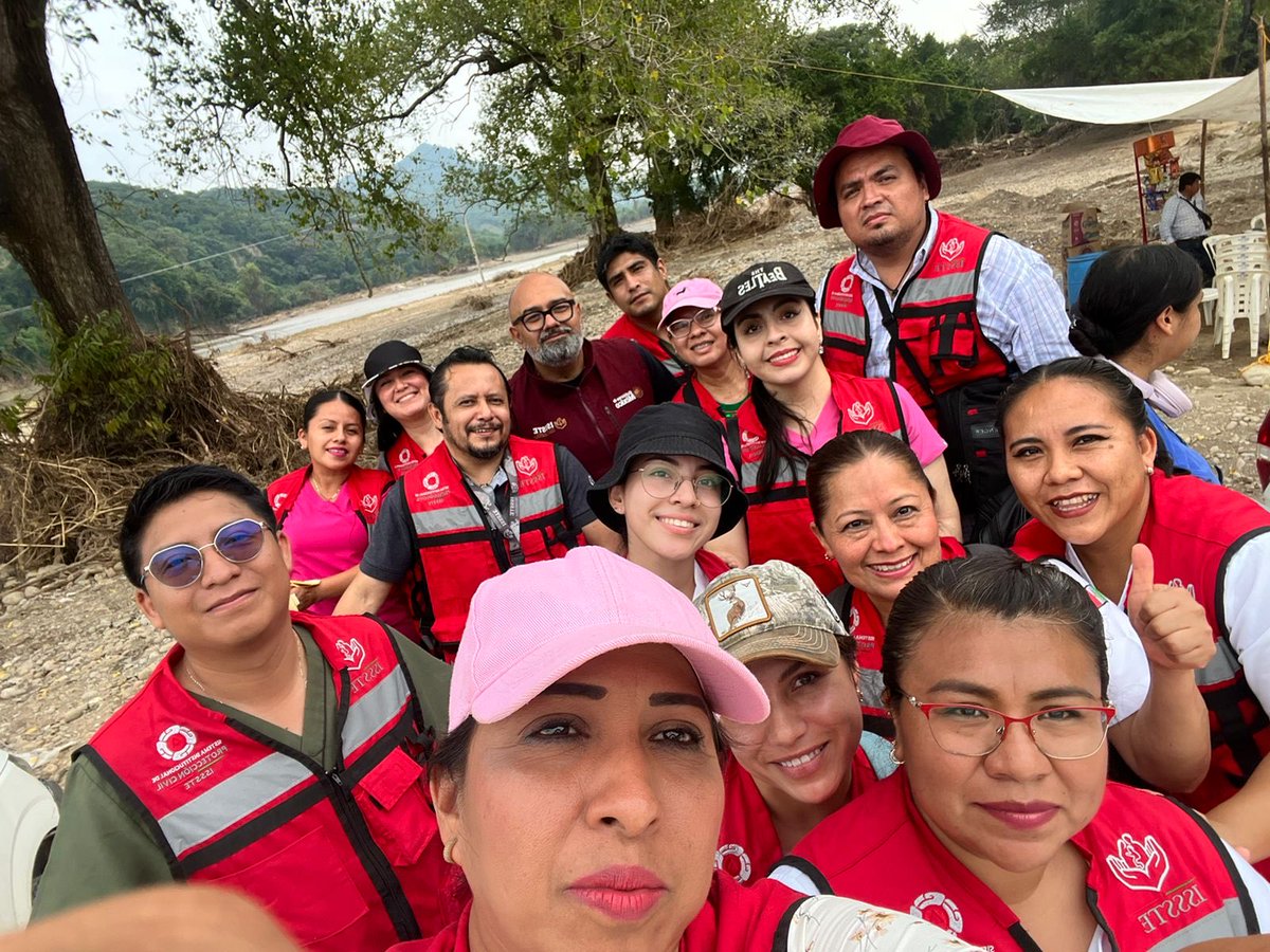 martibatres's tweet image. En Atlalco, una comunidad del municipio de Yahualica y Nananyatla, en Xochiatipan. Estas brigadas siguen en ruta.