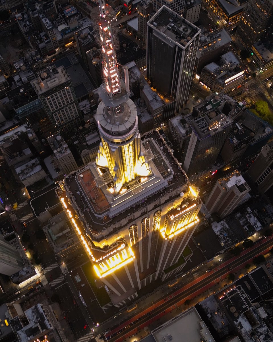 Empire State Building tweet media