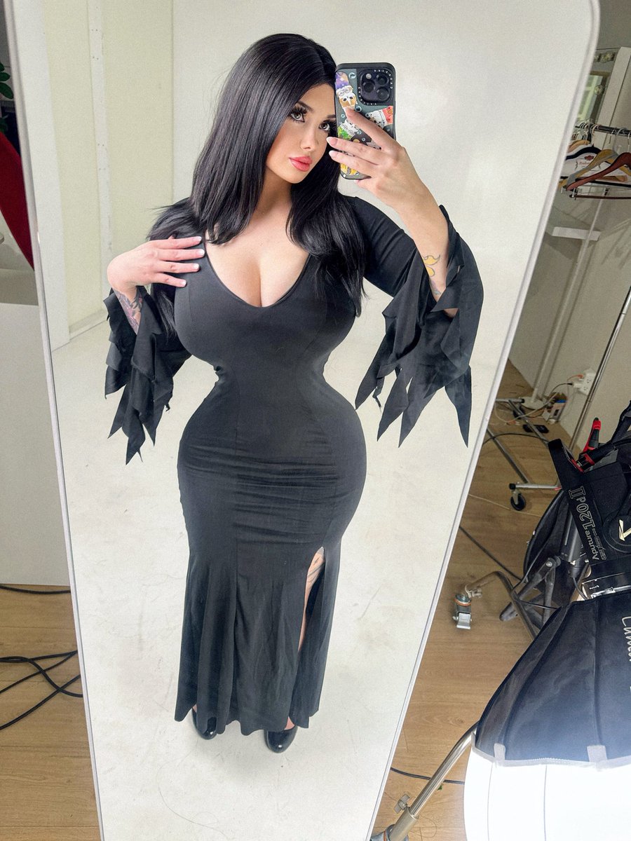 mommy morticia
