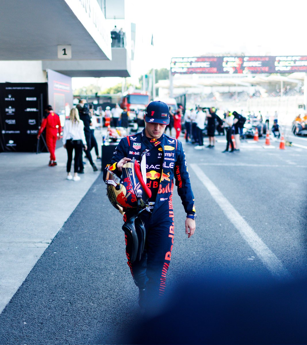 MaxArgento33's tweet image. LA DEFINICIÓN DE: A U R A. 👊🦁