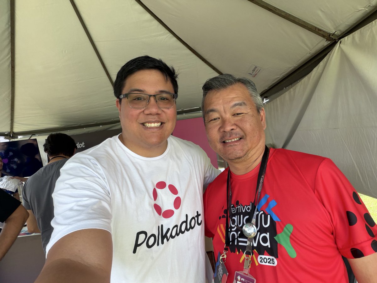 johnrhodelb's tweet image. Day 2 of the event and our booth at full steam! 

The seed is being sown in the new generation! 

It was a great honor to be with Professor Antônio Hashisuca today. 

Responsible for the partnership between  Unioeste(Foz do Iguaçu) in the first laboratory dedicated to Polkadot…