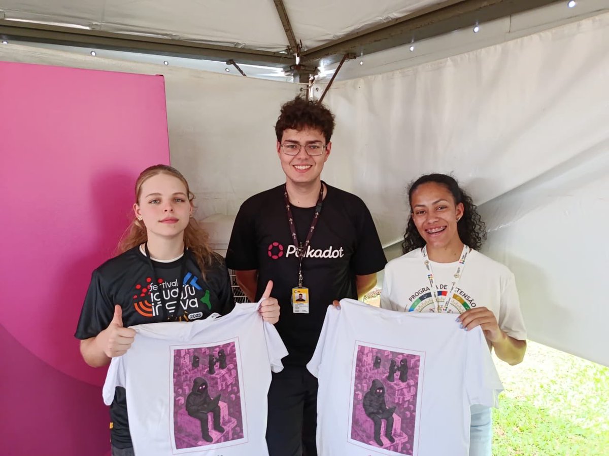 johnrhodelb's tweet image. Day 2 of the event and our booth at full steam! 

The seed is being sown in the new generation! 

It was a great honor to be with Professor Antônio Hashisuca today. 

Responsible for the partnership between  Unioeste(Foz do Iguaçu) in the first laboratory dedicated to Polkadot…