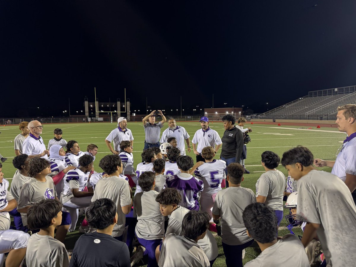 NimitzFootball3's tweet photo. The future is so bright in South Irving @Lamar_MS showed tonight in their victory in the 8th Grade A Team Championship Game!

Way to win the city, Lamar Middle School!

#southsidetough

@Coach_M_A_Small @IISDAthletics @IrvingISD https://t.co/r73UgI74eJ