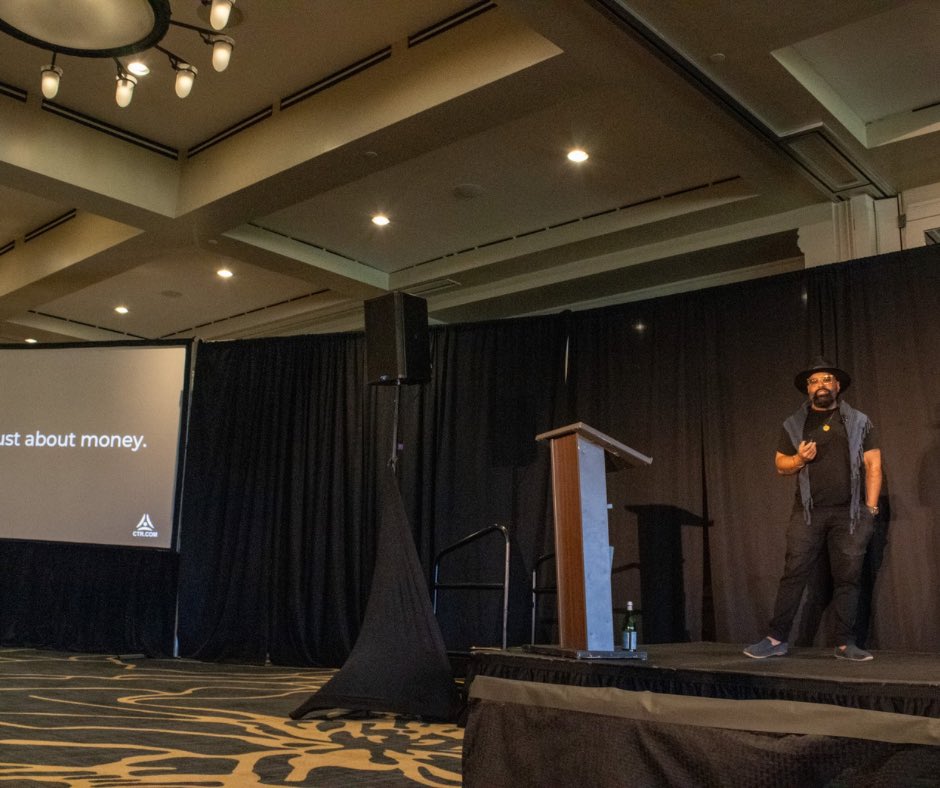 bizofbiohacking's tweet image. 📸 Some photos from Day One!

#biohacking #summit #daveasprey #conference