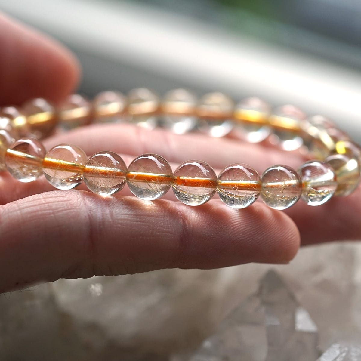 ★商品紹介★ゴールドルチル★
水晶が成長する（結晶化する）過程で、針状の結晶が入り込んだ針水晶です。
金色の針の入ったゴールドルチルは最強の財運の石。
どうぞごらんください。

forestblue.jp/shopbrand/021/…

#天然石 #パワーストーン #ルチルクォーツ #ゴールドルチル #ルチル