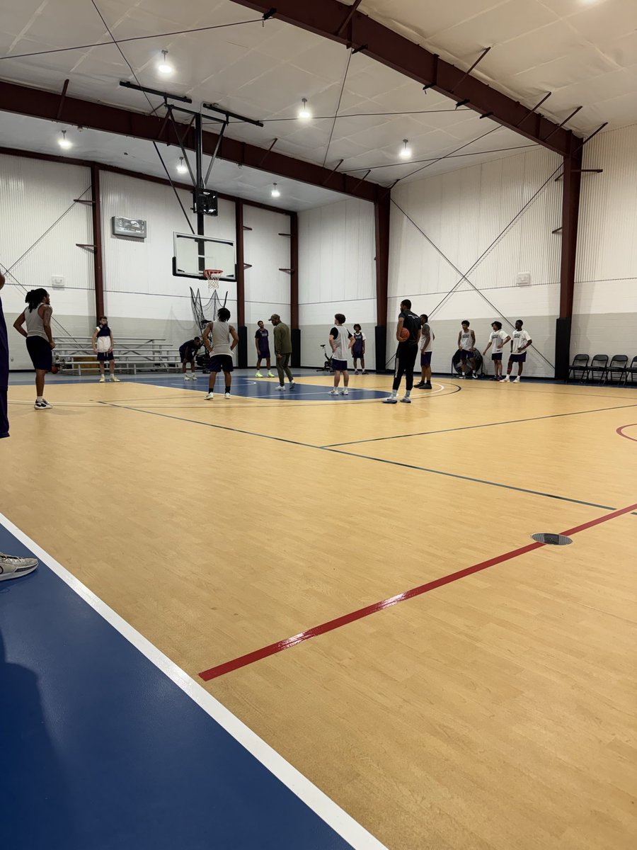 Major Shout out to <a href="/CoachChrisMoore/">Coach Chris Moore 🐊</a> and his Staff at <a href="/VPCCBasketball/">VPCC Gators Basketball</a> 
Thank you for inviting me out. It was a blessing to see you teaching the Game of Basketball &amp; Life right before my Eyes. Look forward to cheering you and your Team on this Season. God Bless you and your Program