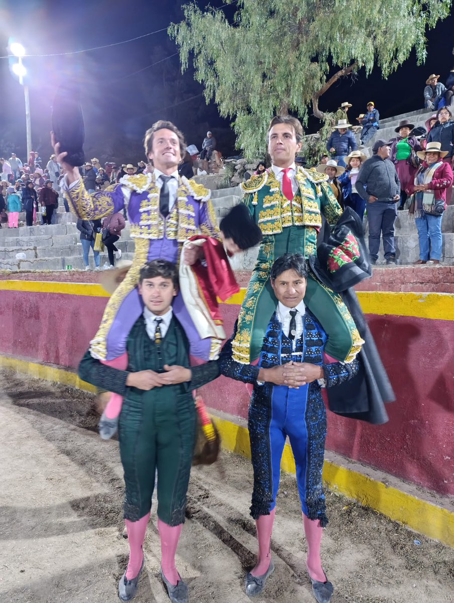 Aycará en Coracora,
Parinacochas (Ayacucho) PER segunda de Virgen Poccorina, Toros de Navarrete, Agualuna y Cuadros. No hay Billetes. <a href="/MiguelTend/">Miguel Tendero</a> Tendero oreja, oreja y silencio, <a href="/LamadeGongora/">Lama de Góngora</a> oreja, silencio y oreja y Óscar Quiñónez 2 orejas, silencio y silencio <a href="/portaltaurino/">Portal Taurino</a>
