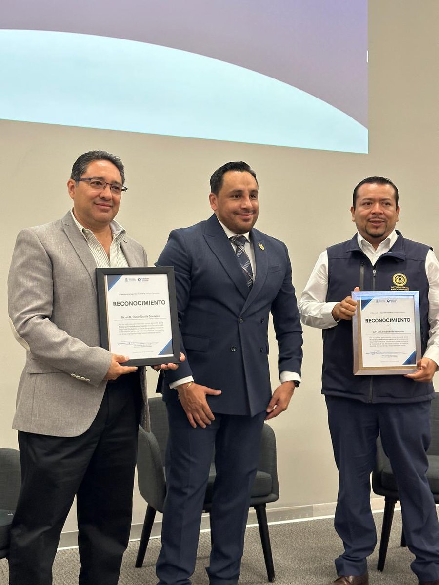 SEAQRO's tweet photo. 📣 En la Primera Jornada Anticorrupción de la Secretaría de Seguridad Ciudadana, integrantes del Sistema Estatal Anticorrupción compartieron reflexiones sobre ética, integridad y transparencia en el servicio público. https://t.co/4uY4NhuNWM