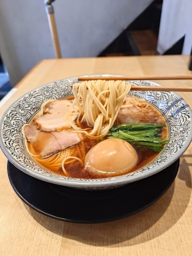 marinmycutedog's tweet image. 丸子亭の味玉中華そば
やや甘めの優しい醤油清湯に
鶏油、ストレート細麺
美味しい❣
🤲フォロワーさん募集中🤲
相互フォロー
ランチ
昼ご飯